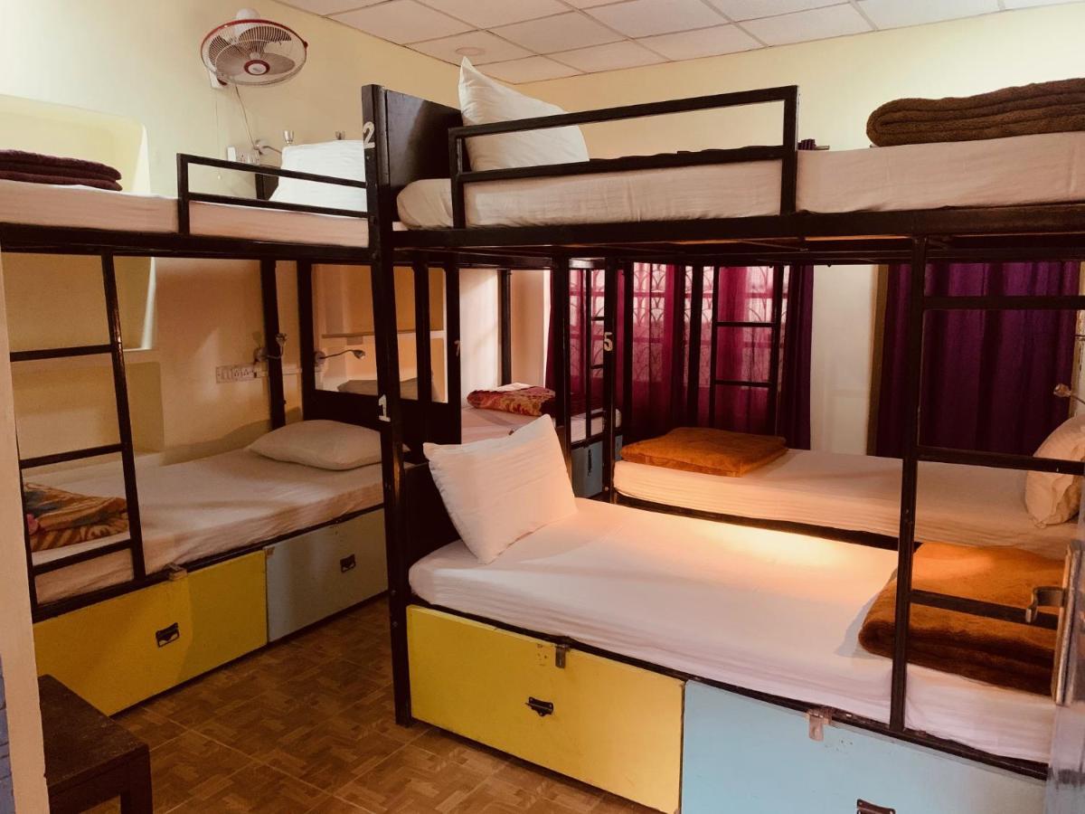 Vagabond Stay Hostel Варанасі Екстер'єр фото