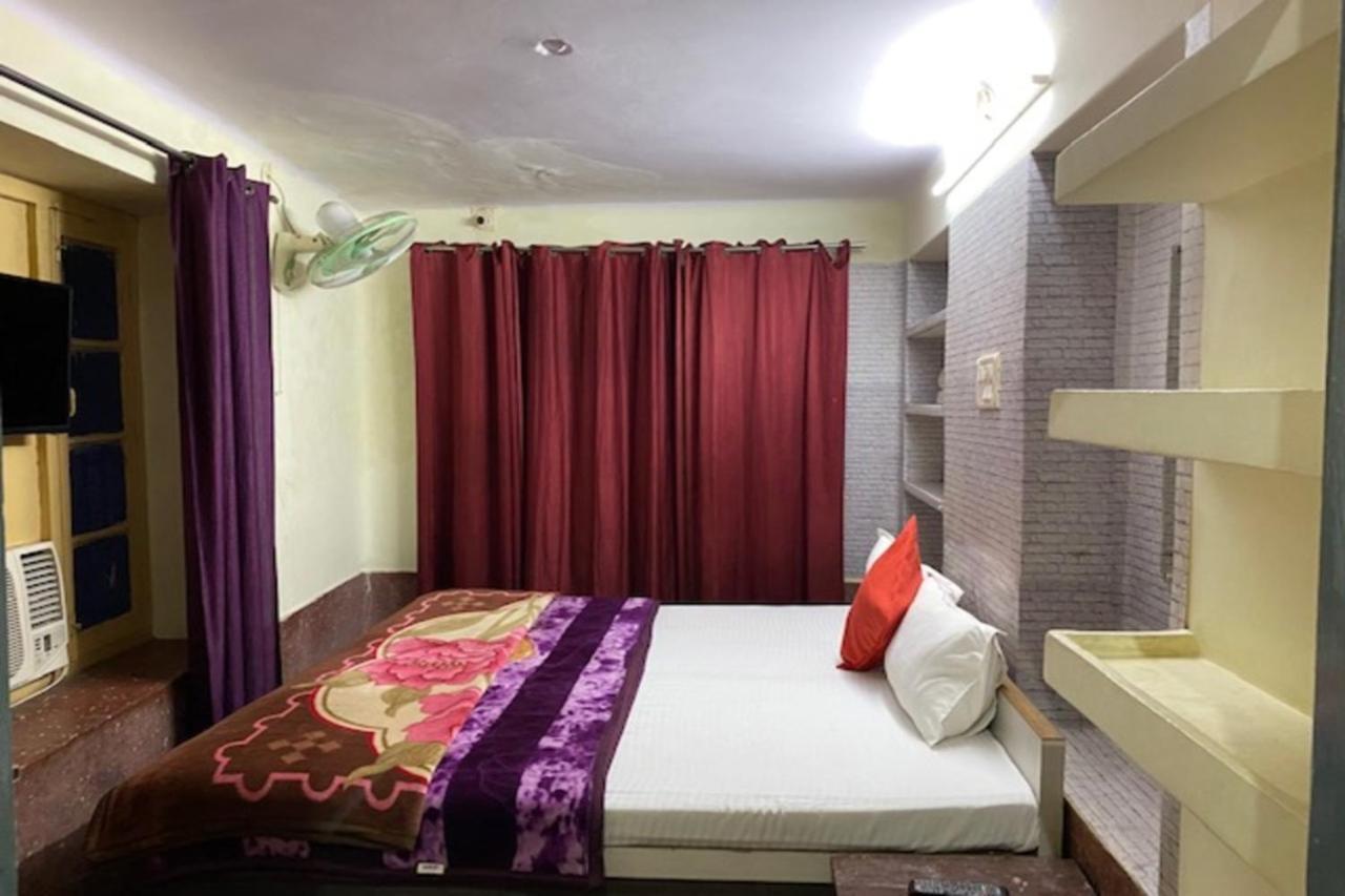 Vagabond Stay Hostel Варанасі Екстер'єр фото